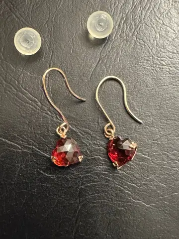 10k 하트형 루비 귀걸이 세척 소독 완료