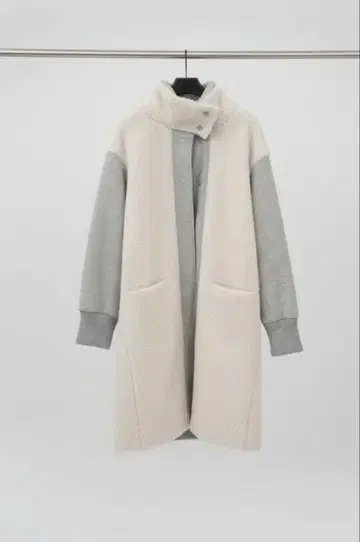 새상품급 EMODA 보아 롱 코트 그레이 화이트 프리 사이즈