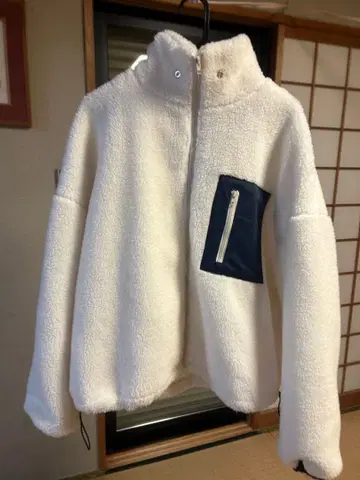 화이트 플리스 자켓 네이비
