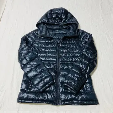 유니클로 울트라 라이트 다운 자켓 후드 블랙 S 여성용