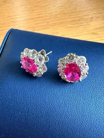 핑크스톤 인공 루비 플라워형 귀걸이