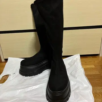 [새상품급] 블랙 스웨이드 통굽 롱 부츠 WeGo 사이즈 M