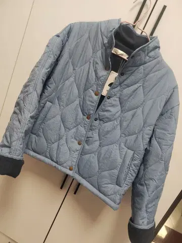 스카이블루 퀼팅 숏 자켓