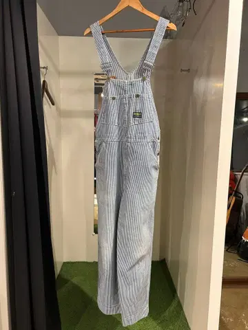 OshKosh 스트라이프 오버롤