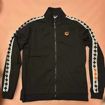 아레나 블랙 저지 사이즈 O