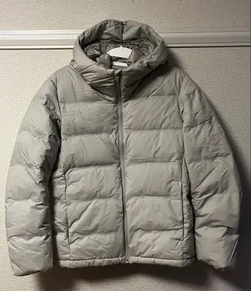 유니클로 심리스 다운 파카/라이트 그레이/M