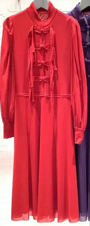 비비안 탄 멋진 새빨간 드레스 미사용품