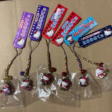 헬로키티 지역 무장 & 기타 끈 패턴이 비슷한 매듭 장식 6점