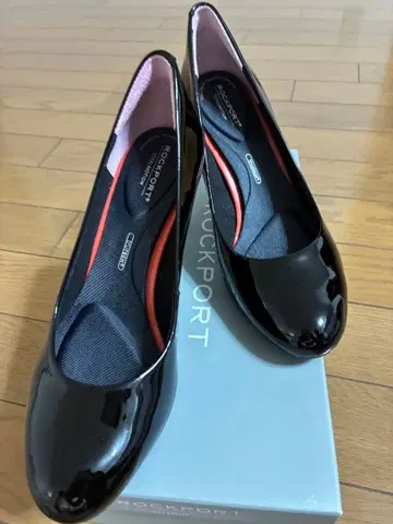 블랙 에나멜 펌프스 22cm 힐 7cm ROCKPORT