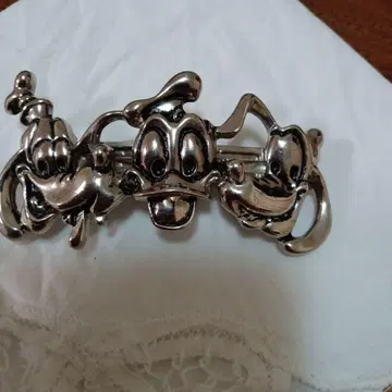 디즈니 도날드, 구피 머리핀