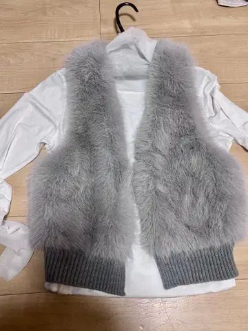 그레이 퍼 니트 베스트