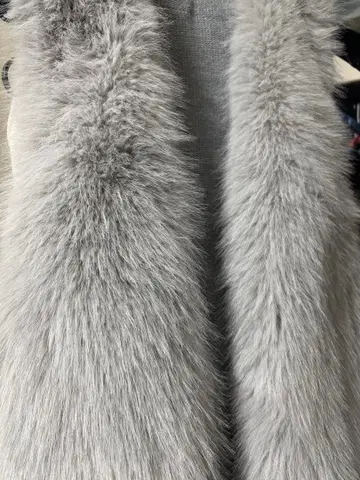 [ 가격 인하 ] 퍼 니트 베스트