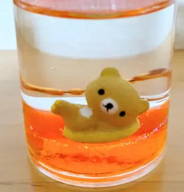 리락쿠마 흔들흔들 오일 마스코트 키링 둥둥 떠다니는