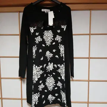 Super Beauty 꽃무늬 긴팔 튜닉 42