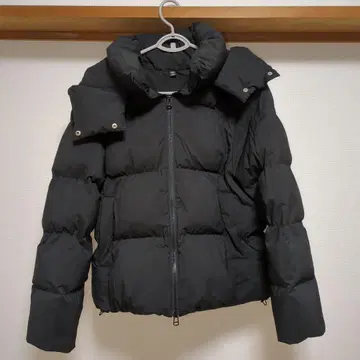 GU 블랙 다운 자켓