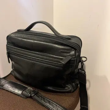 KARUWAZA 가죽 숄더백 블랙