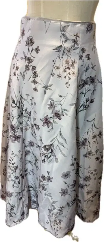 [ 중고 ] [PROPORTION] 꽃무늬 플레어 스커트 M 사이즈