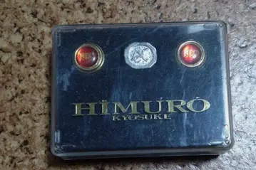 히무로 쿄스케 반지, 커프스 단추