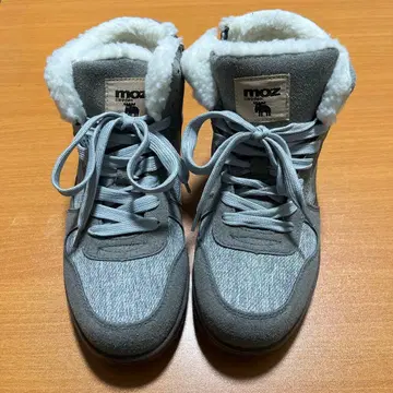 moz 퍼 하이컷 스니커즈