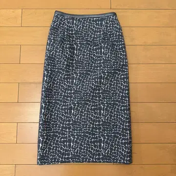 애니멀 스트레치 타이트 스커트 TOMORROWLAND