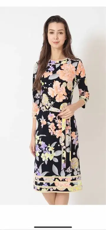 레오나르 극미 원피스 42 현행 판매 중