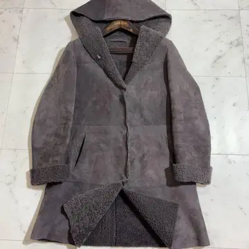 새상품급 salvatore santoro 여성용 무스탕 코트 44