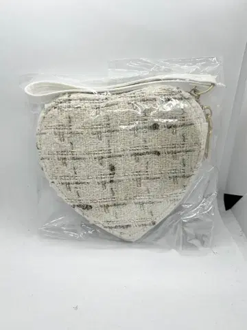 WEST. BIG LOVE SONG 캠페인 하트형 파우치