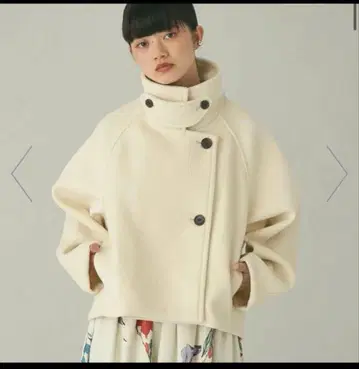 EMMEL REFINES 스탠드 카라 숏 코트