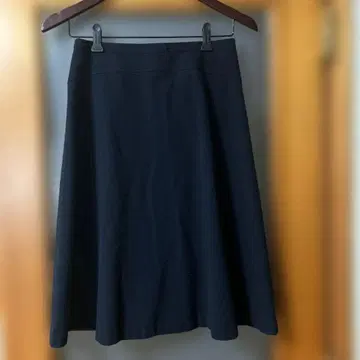 [ 새상품급 ] NEW YORKER A라인 다크 네이비 스커트 사이즈 M