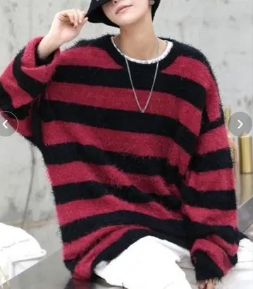 [ neos ] 빅 실루엣 페더얀 모헤어 라이크 니트 스웨터