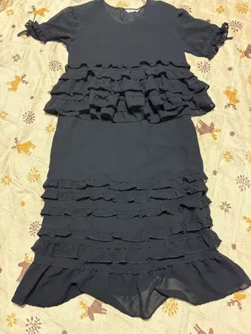 카네코이 프릴이 멋진 폴리에스테르 셋업