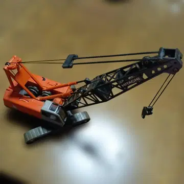 히타치 크레인 자동차 오렌지 컬러