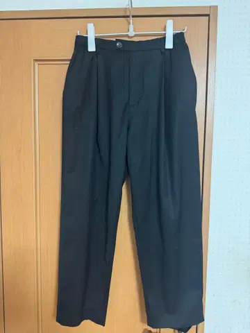 블랙 슬랙스 L 사이즈 STUDIOUS