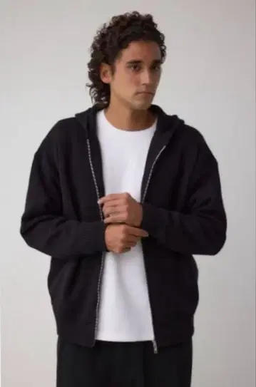 [ 새상품 ] AZUL BY MOUSSY 니트 집업 후드티