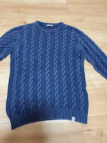 네이비 케이블 니트 스웨터 L 사이즈 BAYFLOW