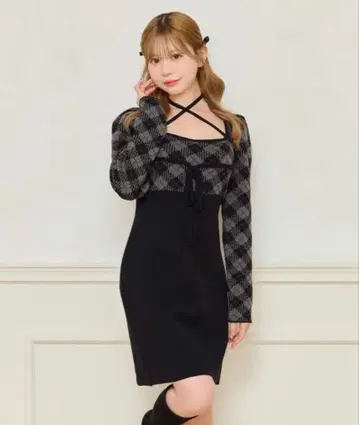 크로스 리본 니트 미니 원피스 차콜 그레이