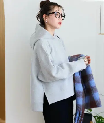 택 포함 미사용 새상품 FREAKS STORE 종이상자 맨투맨 후드티