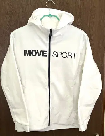 데상트 골프웨어 후드티 사이즈 M