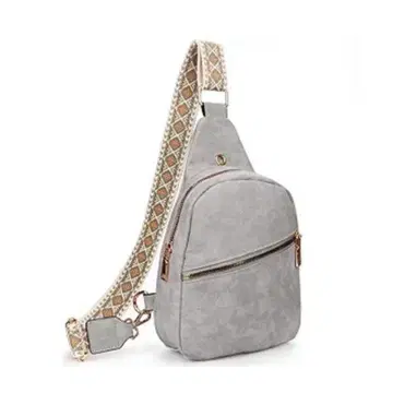 트렌디한 합성 피혁 바디백