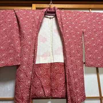 총무늬 붉은 꽃무늬 겉옷, 새상품급 새상품, 교육용 실 있음