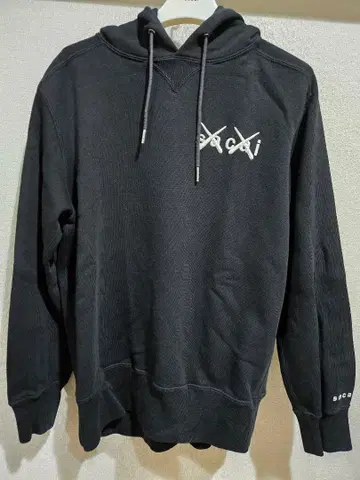 sacai x kaws 후드티