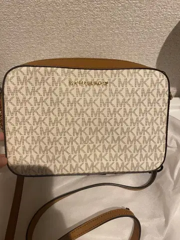 MICHAEL KORS MK 로고 숄더백