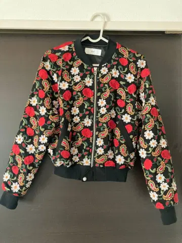 SLY 꽃무늬 자수 봄버 자켓
