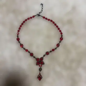 레드 플라워 모티브 목걸이