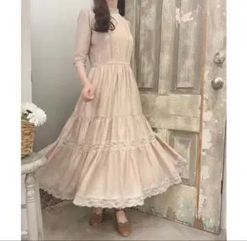 레이스 사용 티어드 롱 원피스 light beige