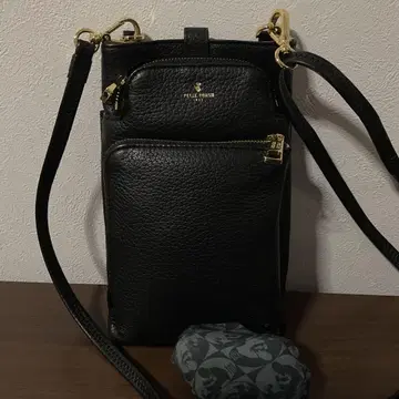 개점 세일 현행 모델 미사용 새상품 페레사 스마트폰 숄더백