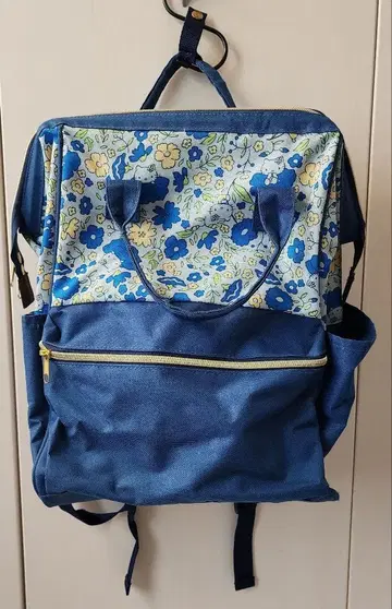 꽃무늬 디자인 백팩