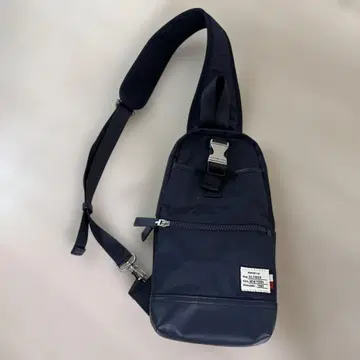 HILFIGER 네이비 숄더백