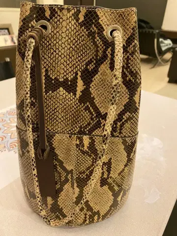 MARCO MASI 스네이크 스킨 핸드백