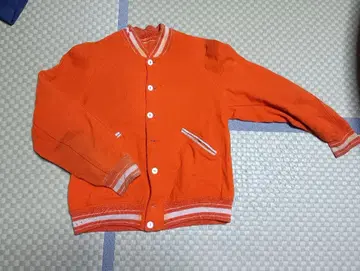 US 퇴역 군인회? 오렌지 컬러 자수 로고 자켓, 상당한 멋이 있음